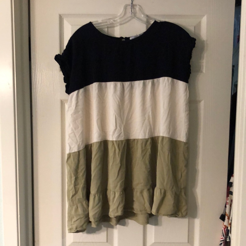 Oversized top, three color panels